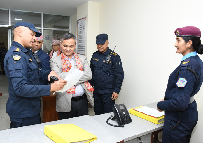 गृहमन्त्री अर्यालद्वारा प्रहरी परिसर काठमाडौंको अनुगमन