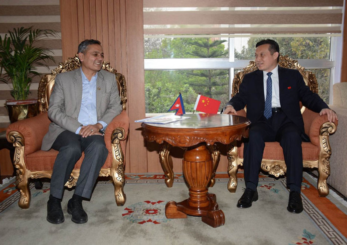 गृहमन्त्री अर्यालसँग चिनियाँ राजदूत माओमिङले शिष्टाचार भेट