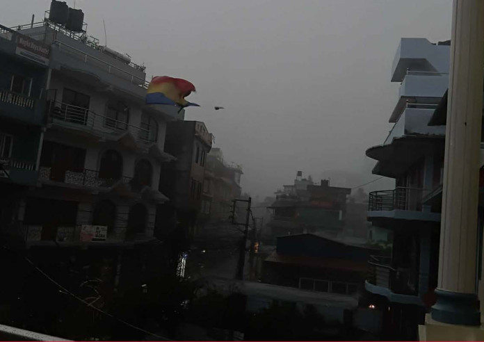 काठमाडौं उपत्यकामा हावाहुरीसहितको वर्षा