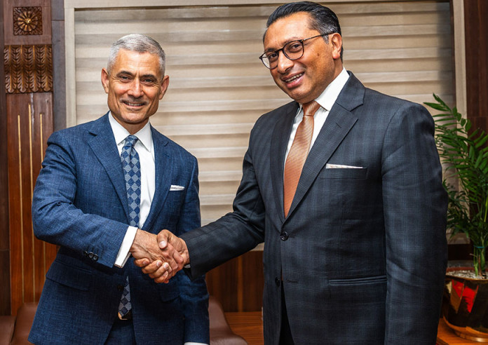 अर्थमन्त्री डा. वाग्ले र अमेरिकी सहायक विदेशमन्त्री कपुरबीच भेटवार्ता