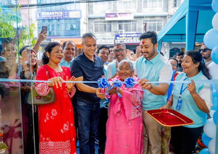 पोखरामा बजाज चेतक ईभीको विस्तार, प्रिमियम विद्युतीय यात्रातर्फ अर्को कदम