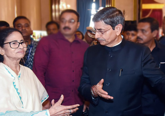 पश्चिम बंगालमा मुख्यमन्त्री ममताले राजीनामा नदिएपछि राज्यपालले गरे विधान सभा भंग