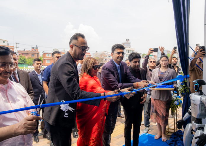 महाराजगञ्जमा नयाँ सोरुम खोलेर काठमाडौंमा उपस्थिति बलियो बनाउँदै दिपल
