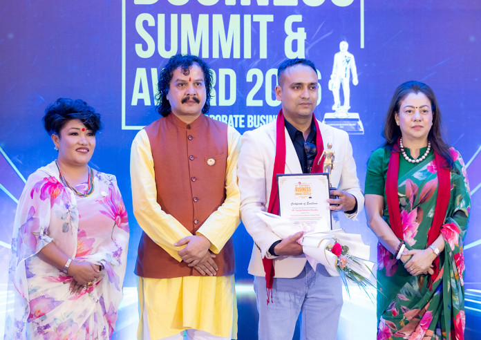 माता पाथिभराका गंगाबहादुर खड्कालाई ‘कर्पोरेट इन्डष्ट्री एक्सिलेन्स अवार्ड’