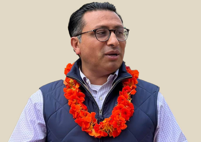 रास्वपामा डा. स्वर्णिम वाग्लेलाई लोकप्रिय मत