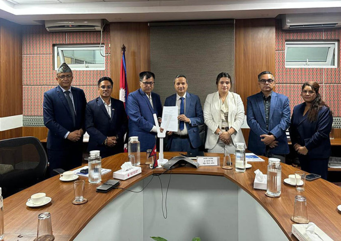 विश्वभरका नेपाली विज्ञलाई राष्ट्रिय विकाससँग जोड्न योजना आयोग र एनआरएनएबीच छलफल