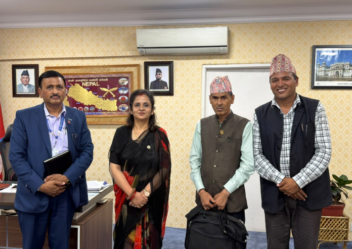 बाजुरामा खाद्यान्न अभाव अन्त्य गर्न मन्त्री यादवद्वारा तत्काल आपूर्ति सहज बनाउन महाप्रबन्धकलाई कडा निर्देशन