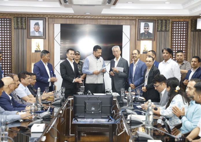 बाढी प्रभावितको राहतका लागि बुटवल पावर कम्पनीद्वारा ५१ लाख बढी सहयोग हस्तान्तरण