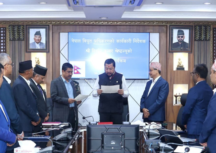 विद्युत प्राधिकरणका नवनियुक्त कार्यकारी निर्देशक श्रेष्ठले लिए शपथ