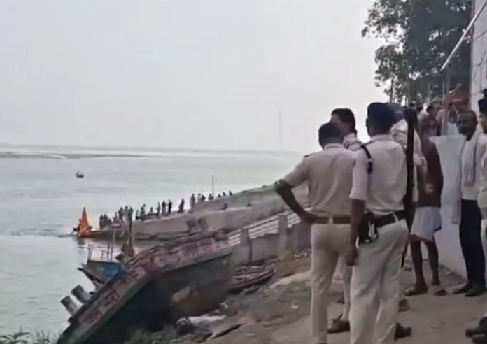 भारतको बिहारमा डुङ्गा पल्टिँदा १३ बालबालिकाको मृत्यु