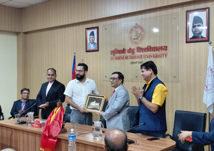 लुम्बिनी बौद्ध विश्वविद्यालयलाई विशिष्ट पहिचानसहित अघि बढाउन शिक्षामन्त्री पोखरेलको जोड