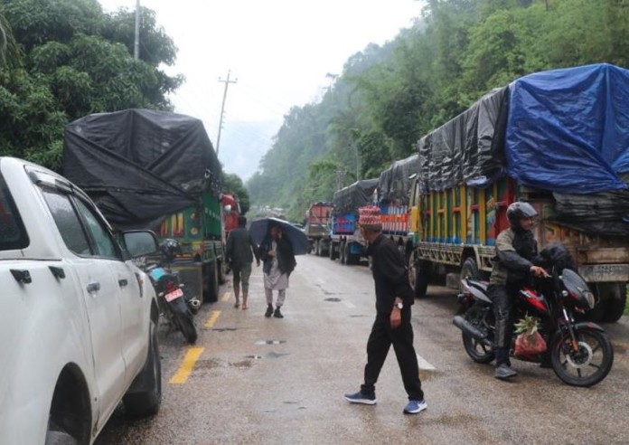 कोशी राजमार्गअन्तर्गत धरान-धनकुटा सडक एकतर्फी सञ्चालनमा
