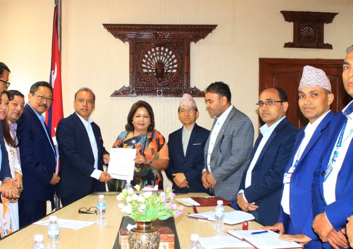 नव निर्वाचित एनआरएनए कार्यसमितिद्वारा परराष्ट्रमन्त्रीको ध्यानाकर्षण