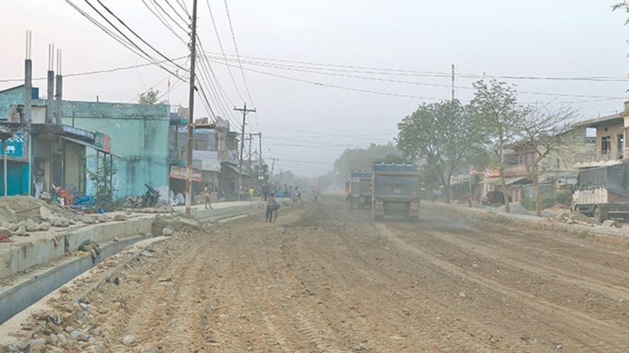 हुलाकी राजमार्गमा १० वर्ष पुराना पुलको निर्माण नयाँ ठेक्काबाट