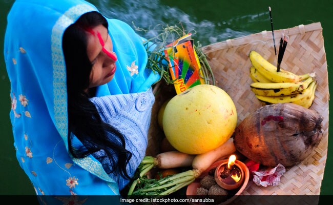 सूर्यको उपासना गरी मनाइने छठ शुरू,यस्तो छ व्रतविधी