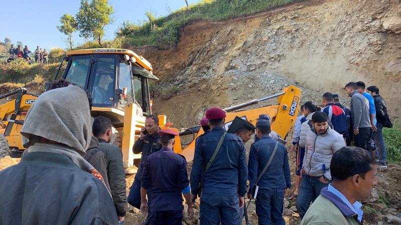 कास्कीमा ढिस्कोमा पुरिएर ५ जनाको मृत्यु