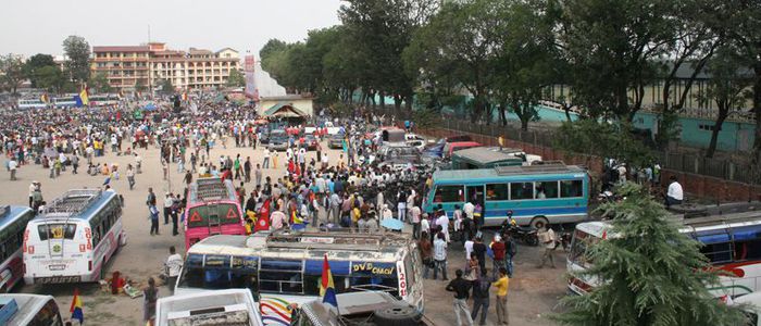 खुलामञ्चमा सवारी पार्किङ गर्न रोक