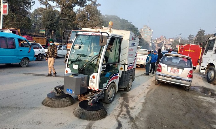 ब्रुमर सञ्चालनको १ वर्ष: मुख्य सडक हल्का सफा, भित्री सडकमा धुलैधुलो