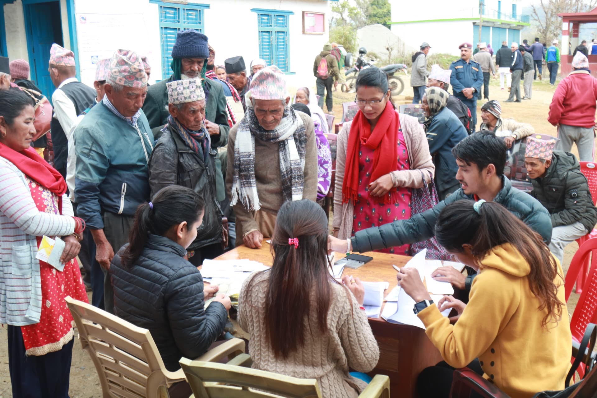 महालक्ष्मी विकास बैंक सिसाघाटमा सामाजिक सुरक्षा भत्ता बढ्दै