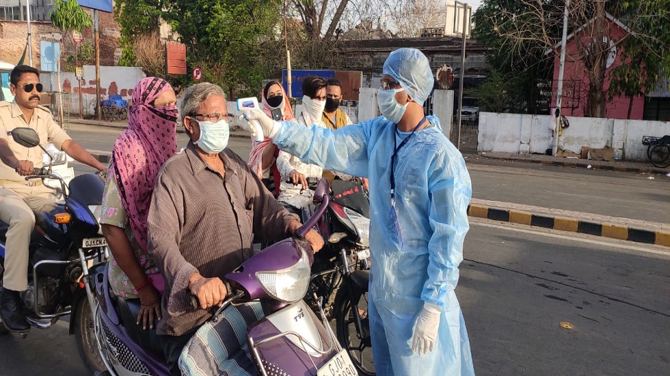 भारतमा एकैदिन ३३ सय संक्रमित थपिए, एक पत्रकारको मृत्यु