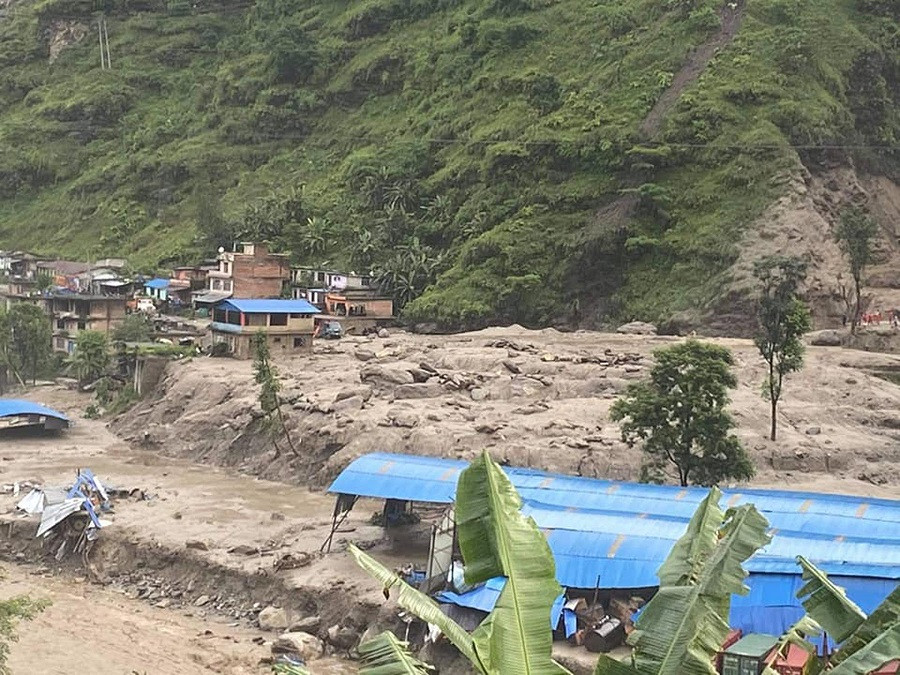 सिन्धुपाल्चोकको बाह्रबिसे बाढीपहिरोले बेपत्ता भएका २० जना अझै भेटिएनन्