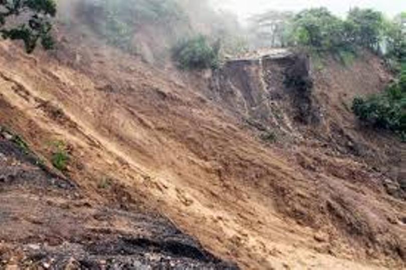 कागेश्वरी मनोहरा नगरपालिकामा पहिरोले पुरेर १ जनाको मृत्यु