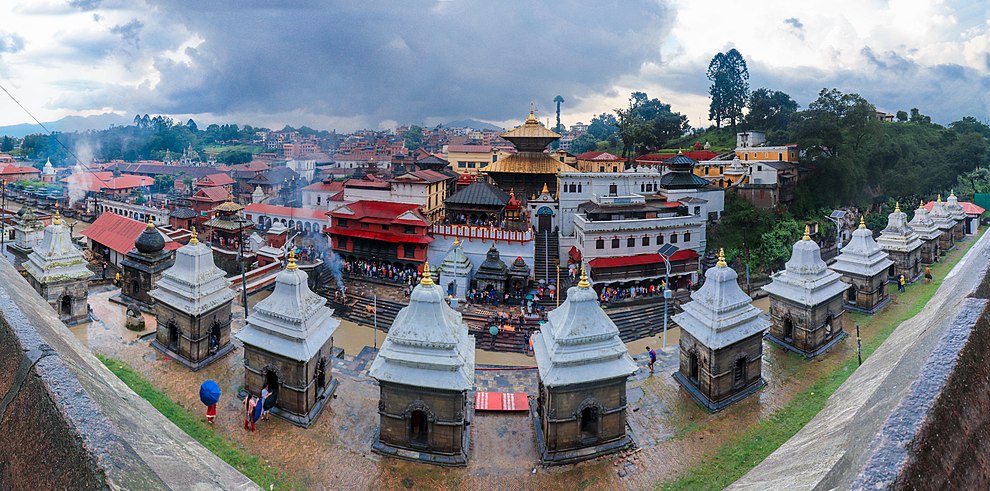 भौतिक र सामाजिक दूरी कायम गर्दै साउनको दोस्रो सोमबारबाट पशुपतिनाथ खुला हुनसक्ने