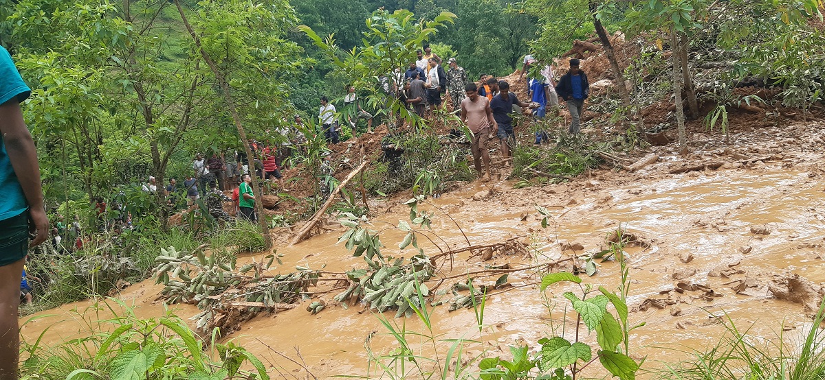 स्याङ्जामा बाढीपहिरोले पुरिएर ३ को मृत्यु, १ बेपत्ता