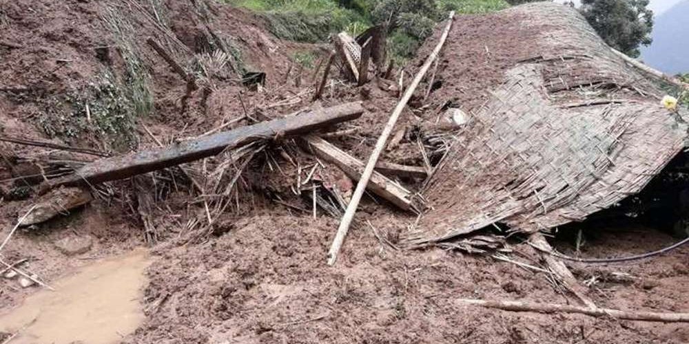 झापामा पहिरोले घर पुर्दा १ युवकको मृत्यु ,३ जना घाईते