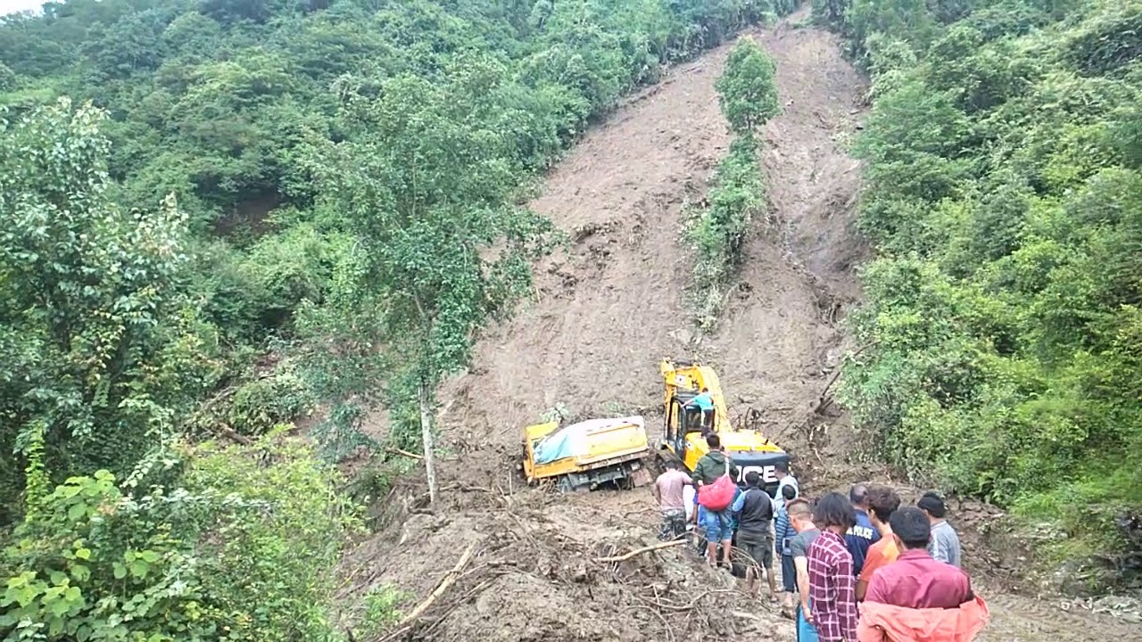 काठमाडौंको टोखामा पहिरोले पुरिएर २ बालबालिकाको मृत्यु