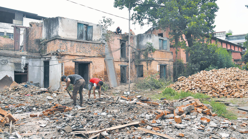 जमलको ८ रोपनी जग्गा हडप्‍न चलखेल