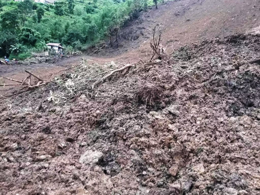 गुल्मीमा पहिरोले एकै परिवारका ४ को मृत्यु