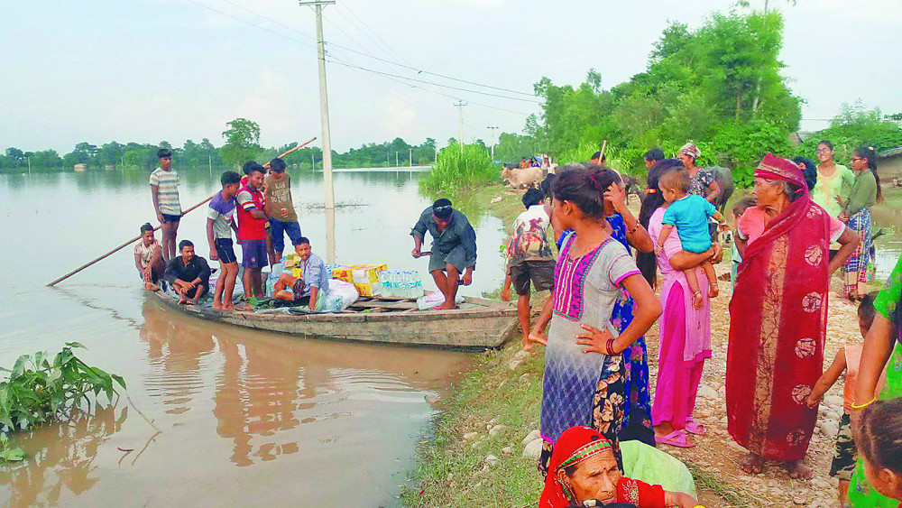 बाढीपीडितलाई चाउचाउकै भर