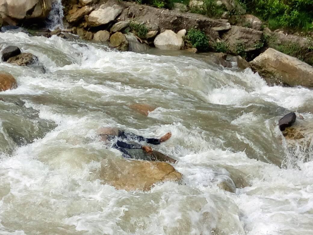 खोलाले बगाएर १२ वर्षीया बालिकाको मृत्यु