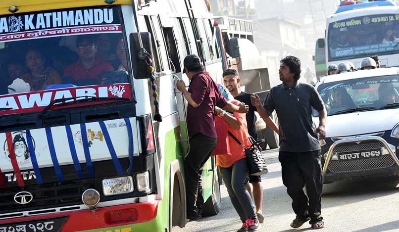 गाडीवालाहरुका लागि ५० प्रतिशत भाडावृद्धिको नियम फलिफाप, सञ्चालको नियम चेक पोष्टमा मात्रै