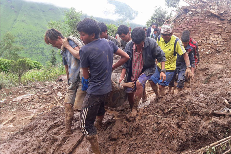 पहिरोले पुरिँदा मृत्यु