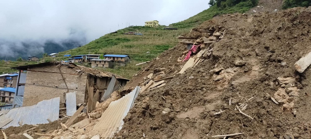 पहिरोले लमजुङको बोहोरा बेँसी गाउँका ५ घर उच्च जोखिममा