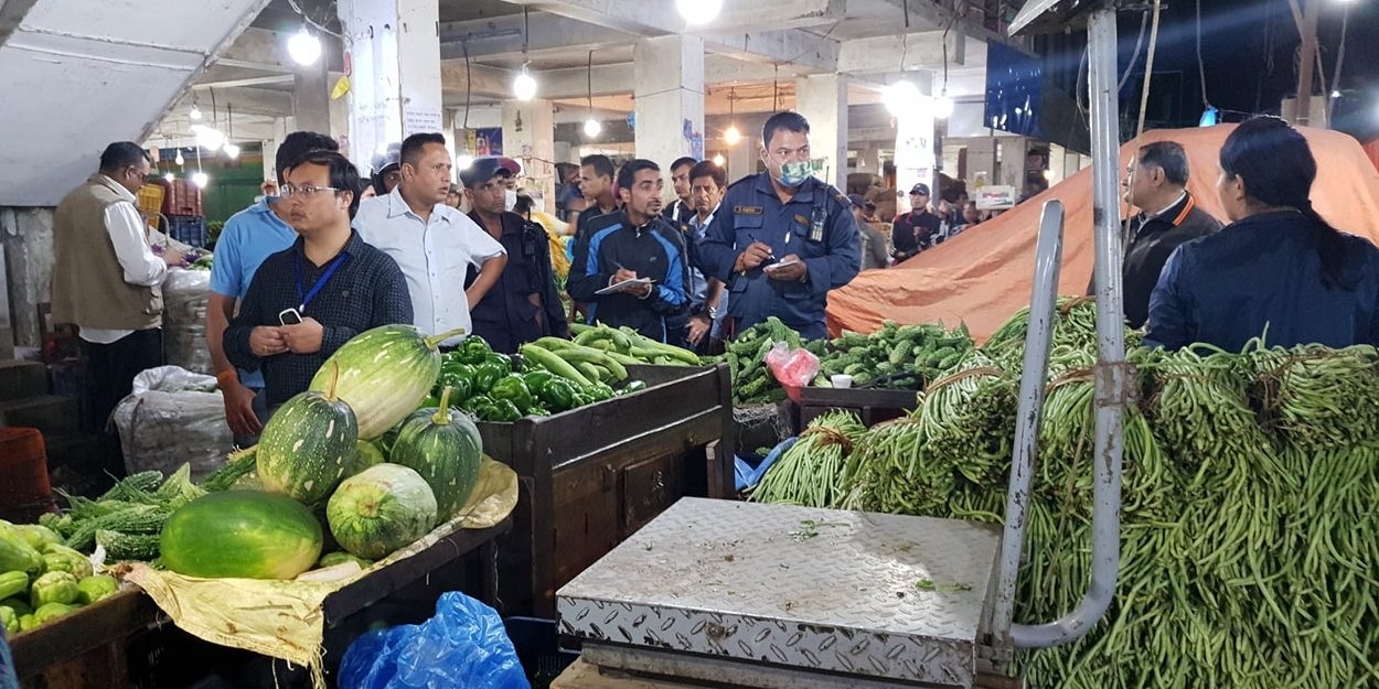 दसैं नजिकिए सगैं व्यापारीले ठग्न थाले उपभोक्ता