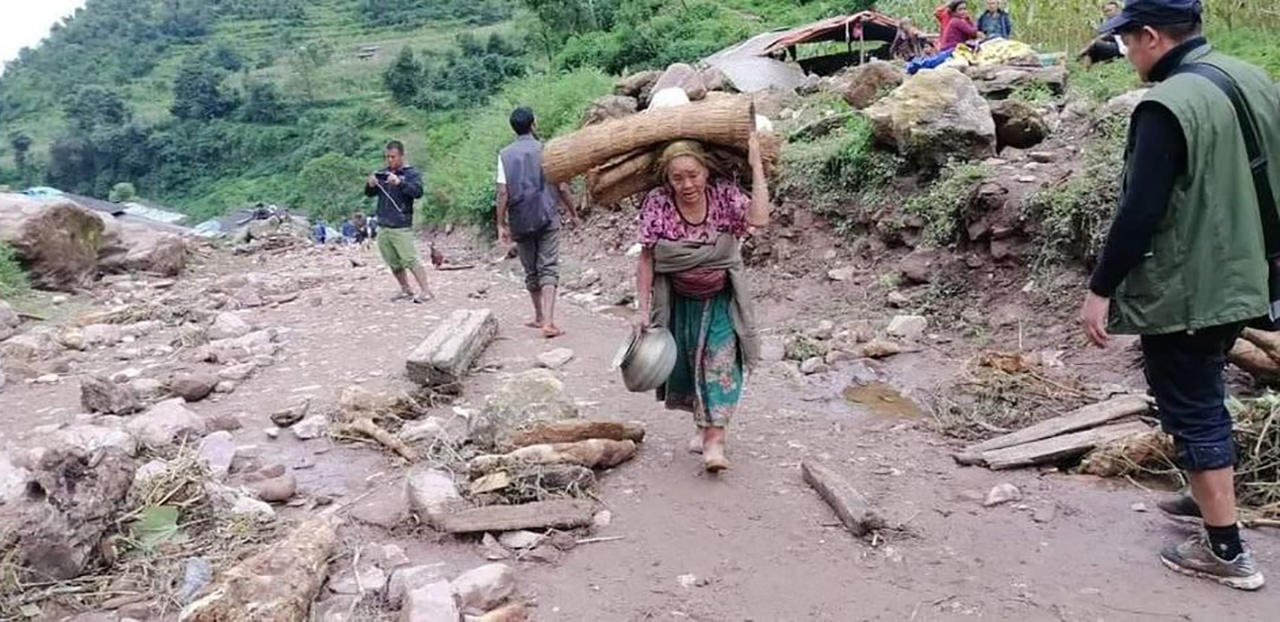 ढोरपाटनका बाढीपहिरो पीडितलाई सरकारको ६१ लाख राहत