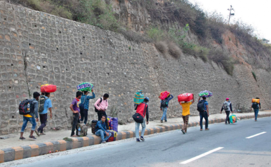 दसैं नजिकिए सगैं गाउँघरमा कोरोना संक्रमणको जोखिम बढ्ने डर