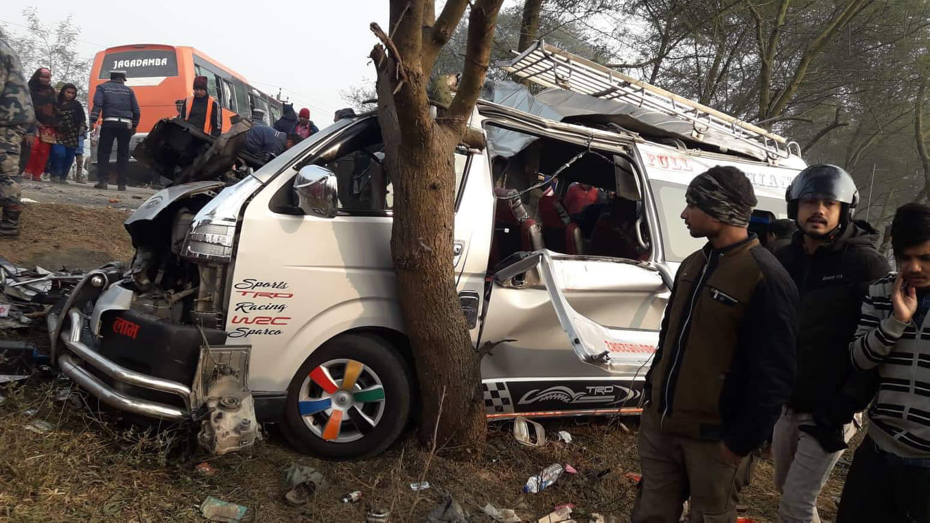 माइक्रोबस दुर्घटना हुँदा १ को मृत्यु, पाँच घाइते