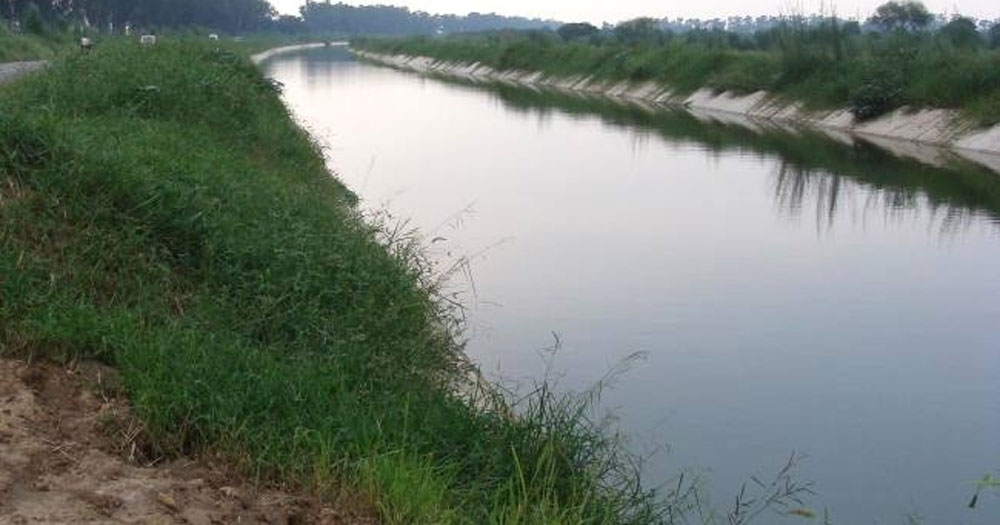 गुडिरहेको ट्याक्टर एक्कासी नहरमा खस्यो, चालकको मृत्यु