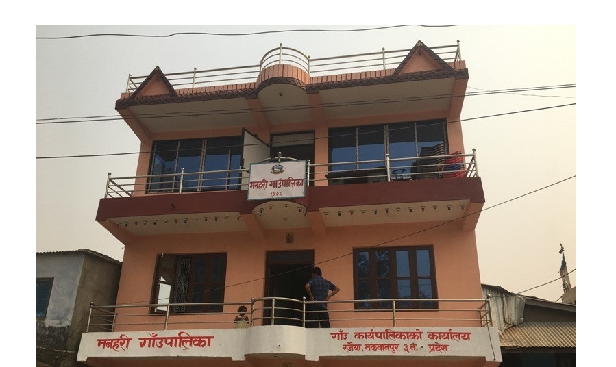 मनहरी गाउँपालिकामा पाँच पक्की पुल निर्माणको सम्झौता