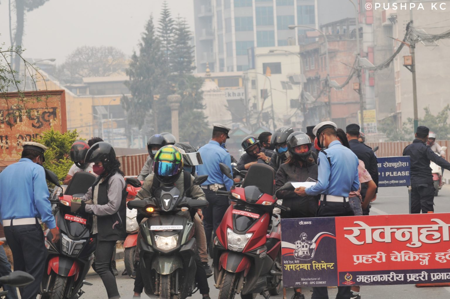 रक्सी खाँदै होली मनाउनेमाथि बिहानदेखि कडाइ