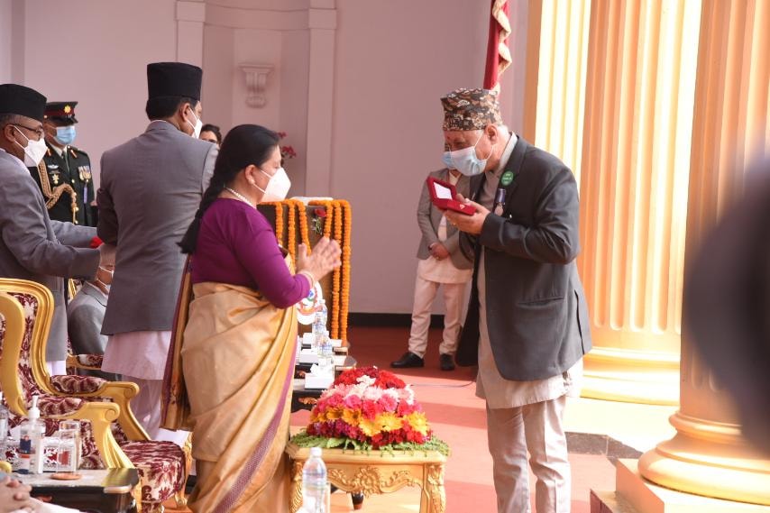 राष्ट्रिय  उपभोक्ता मंचका अध्यक्ष   महर्जनलाई ‘प्रज्वल जनसेवाश्री’ पदकबाट  विभूषित