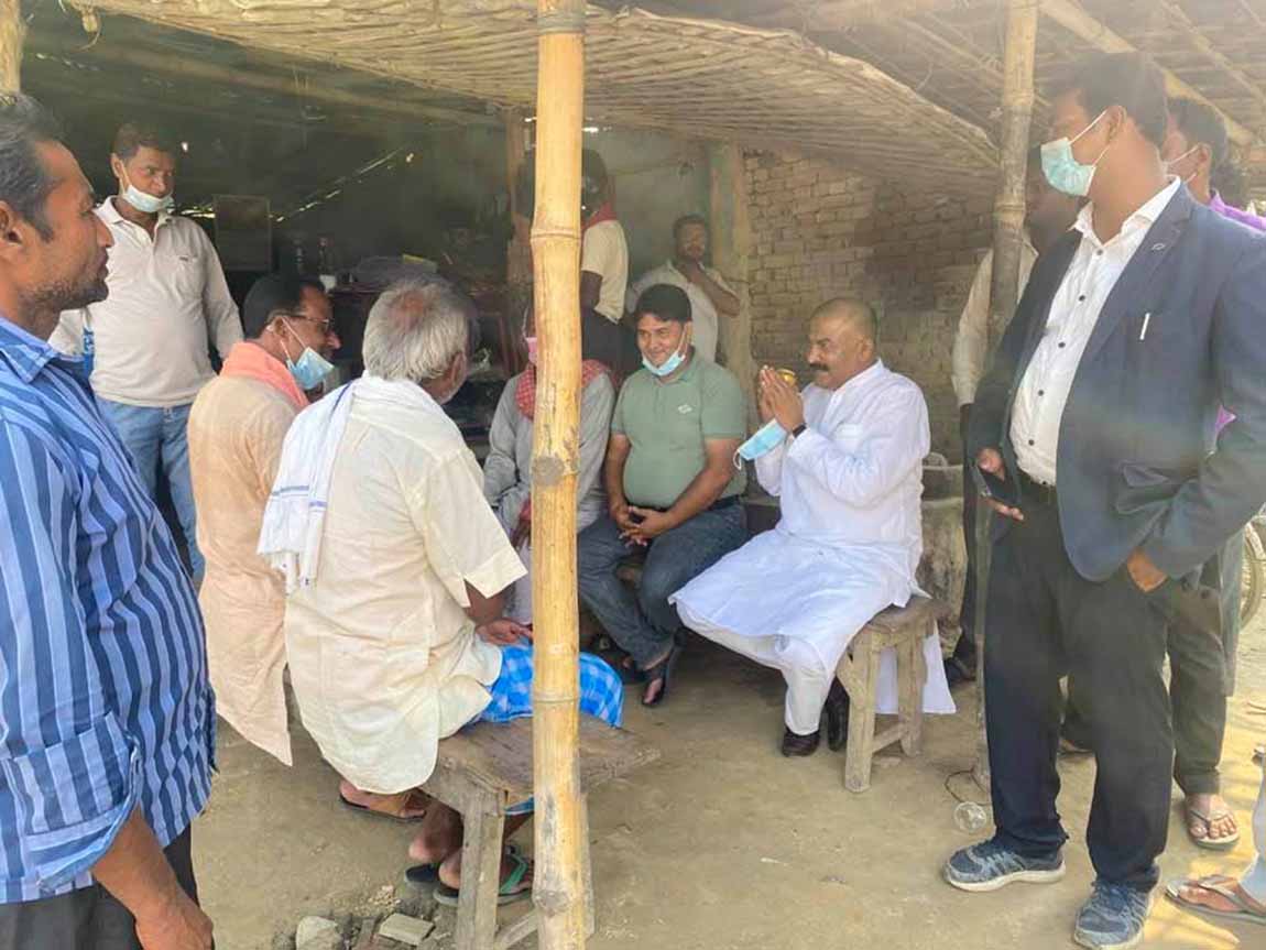 एमाले नेताले निषेधाज्ञामा चुनावी कार्यक्रम सुरु गर्दा प्रहरी रमिते