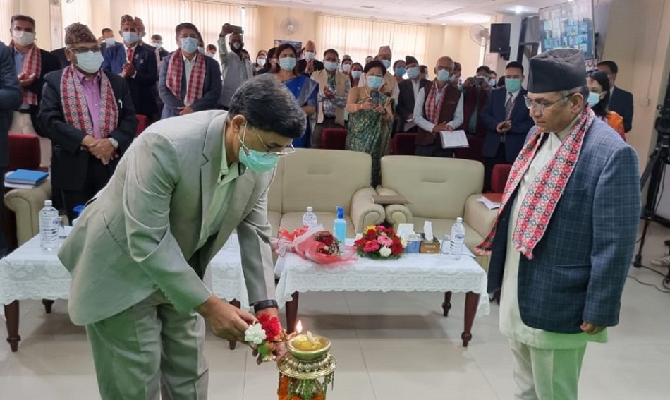 ७ बुदे प्रतिवद्धता व्यक्त गर्दैे सहकारीमा लघुवित्त सम्मेलन सकियो