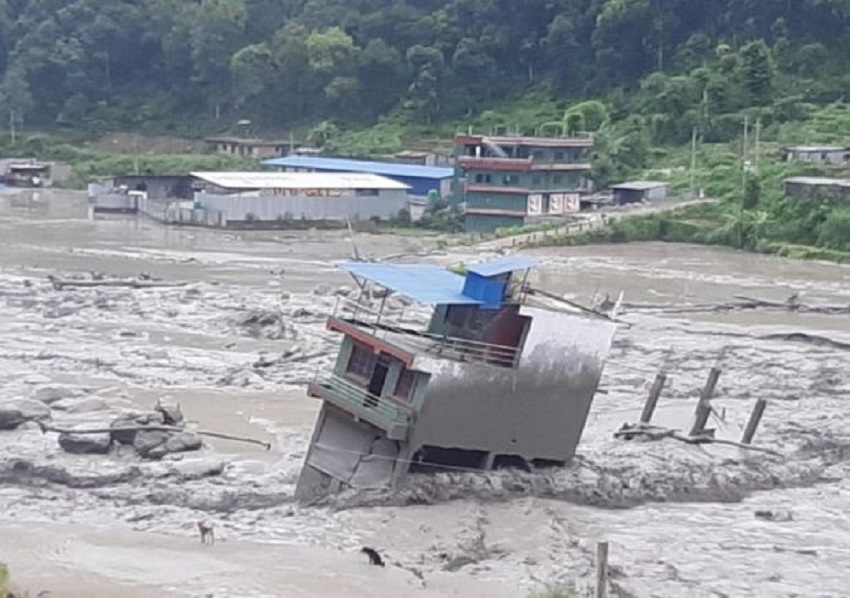 बाढी पहिरोमा परी ११६ जनाको ज्यान गयो, ४४ जना बेपत्ता