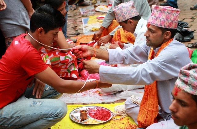 जनै पूर्णिमा देशभर रक्षावन्धन धारण गरेर मनाइँदै