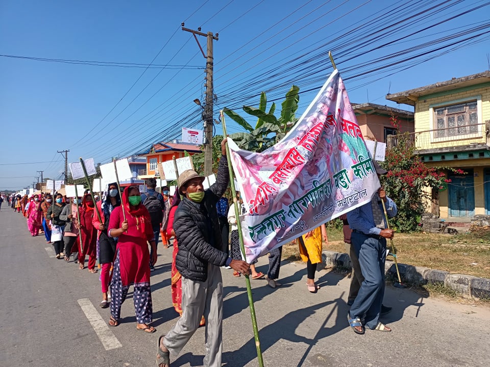 ‘नो लालपुर्जा, नो भोट’ भन्दै रत्ननगरमा सुकुम्बासीको प्रदर्शन